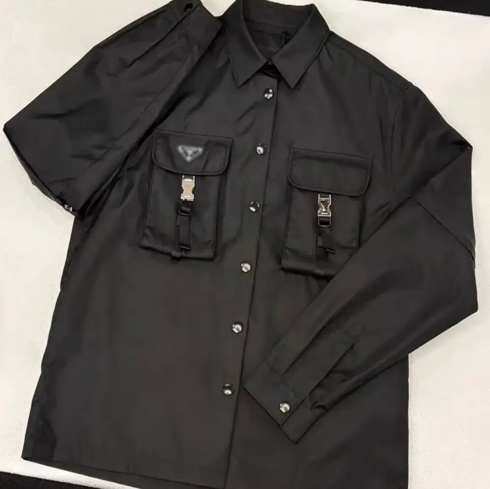 outerwear Men Short Jacket Mens Jackets Designer Leather Badge Coats Spring Autumn Loose Fit Quality Black Sportswear Couples Brand Outdoor Windbrea