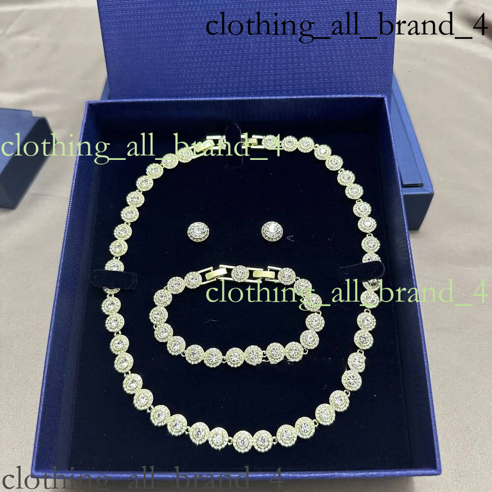 2026 New High Quality Designer Silver Fashion Jewelry Necklaces For Women Shi Family Round Button Full Diamond Necklace Bracelet Earnail Set E65