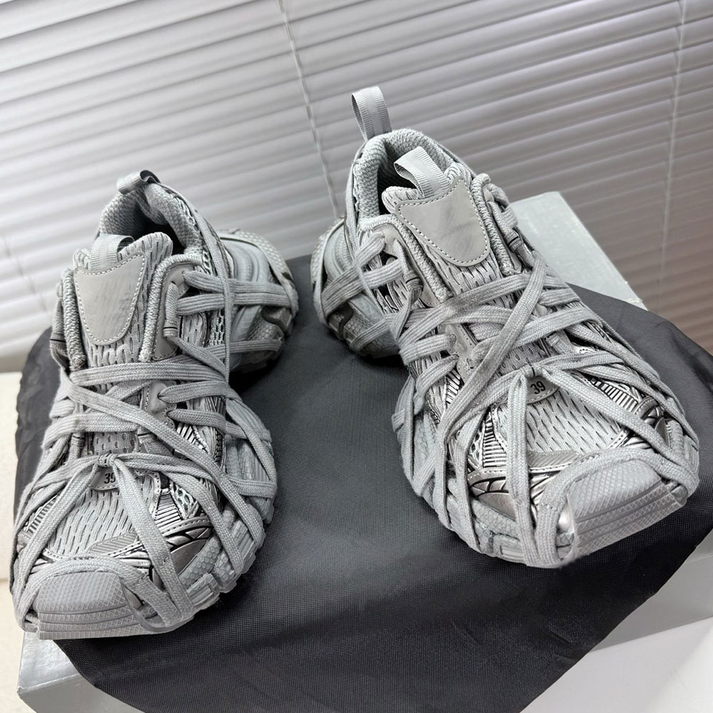 Womens Designer Breathable Mesh Sneakers Fashion Luxury Sneaker Upper Signature Logo Running Casual Sneaker Lace Up Details Brand Sports Shoes Mesh