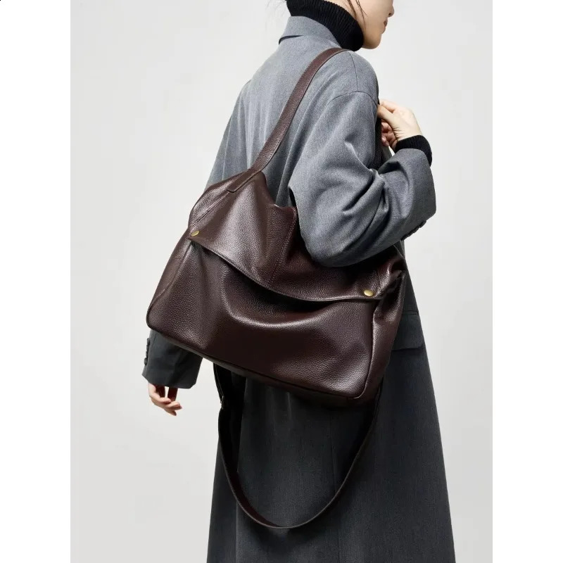 2026 Large Capacity Women Shoulder Bag Genuine Leather Europe Style Soft Pitot Simple Casual Women's Tote Hnadbag 261017