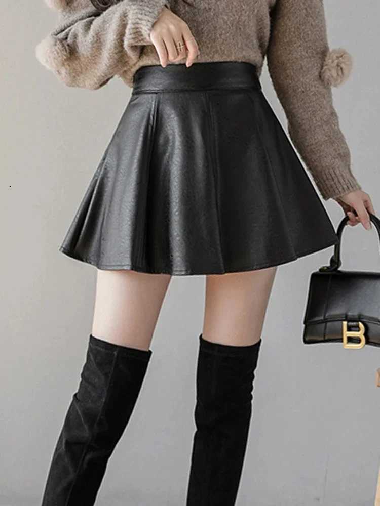 Solid Fashion Women's Skirts Autumn Color PU Pleated Skirts Winter Slim Fit High Waisted Unique Zippered Women Mini Leather Skirt W261017