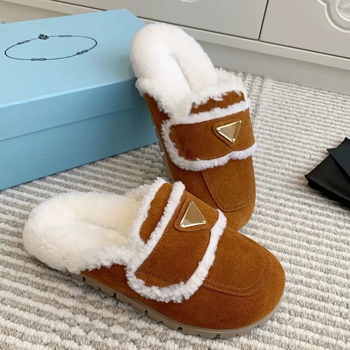 Chunky Platform Shearling Slippers Women Brand Designer Winter Shoes Thick Bottom Fau Fur Furry Fluffy Slides Half Loafer Indoor Mules Sneaker Suede