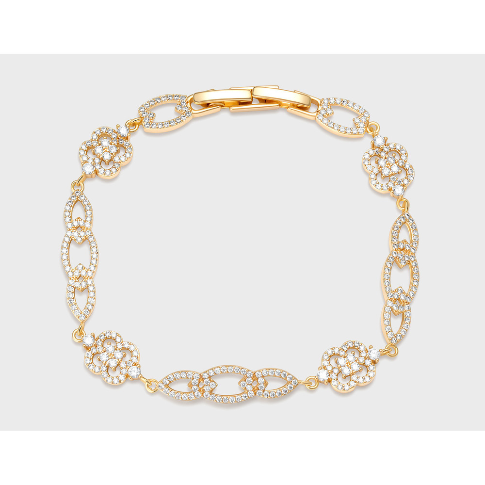 French-style, lightweight, luxurious, fashiona four-leaf clover bracelet, perfect for everyday wear and commuting, with a dazzling sparkle