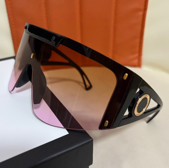 luxury Sunglasses designer womens Mens Wearing fashion hot selling senior Eyewear For Women eyeglasses frame Vintage Metal Sun Glasses