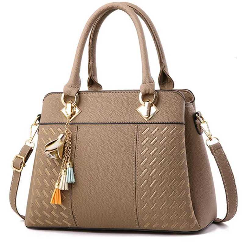 Evening Bags Gusure Handbag Women Crossbody Bag with tassel hanging Large Capacity Female Shoulder Bags Embroidery Tote Sac A Main H261016