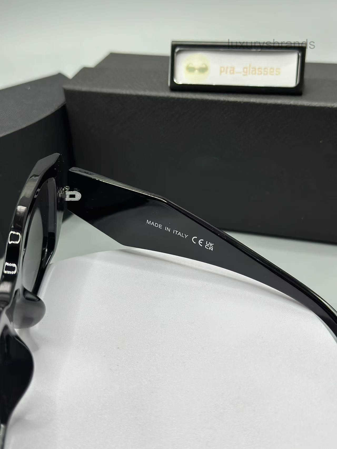 luxury Designer Sunglasses Womens Mens Wearing Outdoor Shades Fashion Senior Eyewear For Women Eyeglasses Frame Vintage Sun Glasses Triangular Signa