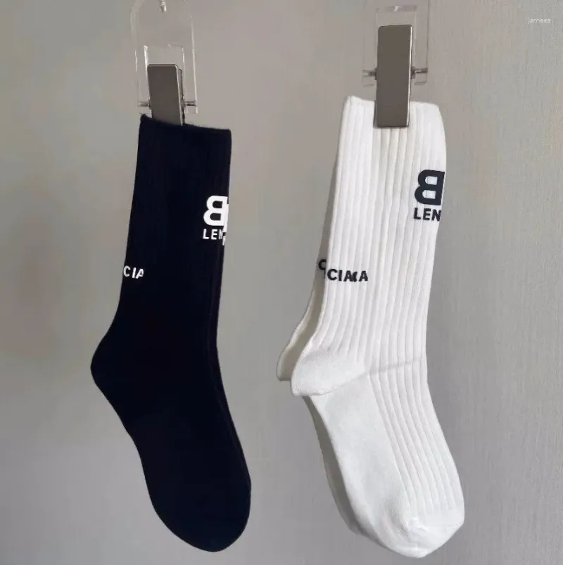 Designer Men's Socks Luxury Unisex Cotton Letters Embroidered Black White Middle-tube For Men Women Bulk Price