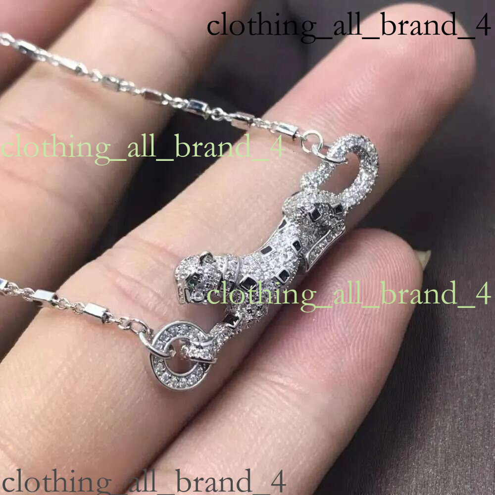 Nail Desginer Leopard With Gold Plated Love Men Women Pendant Necklaces Luxury Jewelry Carteied Necklace 8B7