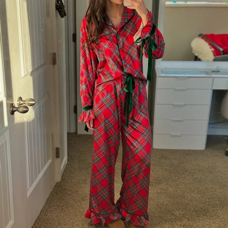 Mommy And Me Christmas Pajama Sets Satin Silk Cute Santa Long Sleeve Shirts Wide Leg Pants 2 Piece Lounge Xmas Outfits Jammies 261014