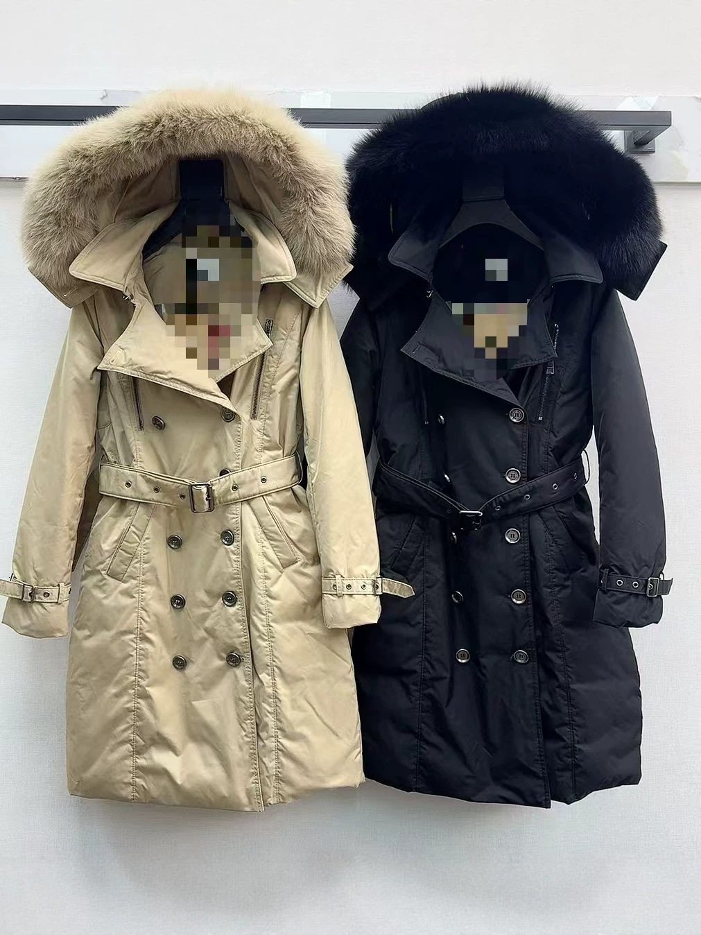 High-end B brand women's mid-length hooded down jacket with large fur collar, designed to cinch the waist, slimming, and thickened for warmth,