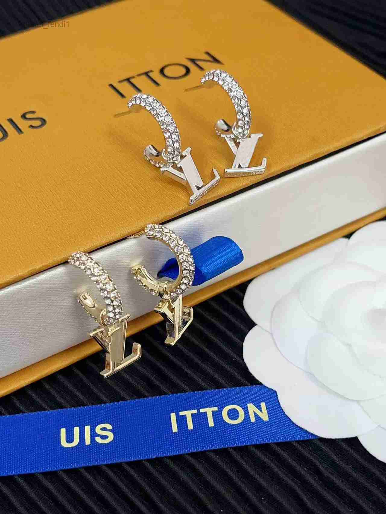 2025 Elegant Classic Stud earrings designer earrings Gift for Womens Wedding and Engagement Jewelry designer earrings for woman