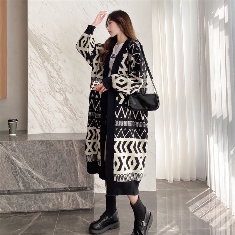2026 New Designer Women's Plus Size Loose Sweater Autumn And Winter New Korean Style Color Blocking Design Versatile Casual Long Over Knee Knit