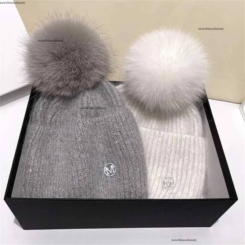 New In Real Fur Pom Poms Outdoor Warm Skullies Beanie Winter Hat for Women Rabbit Knitted Thick CAP Christmas H260908