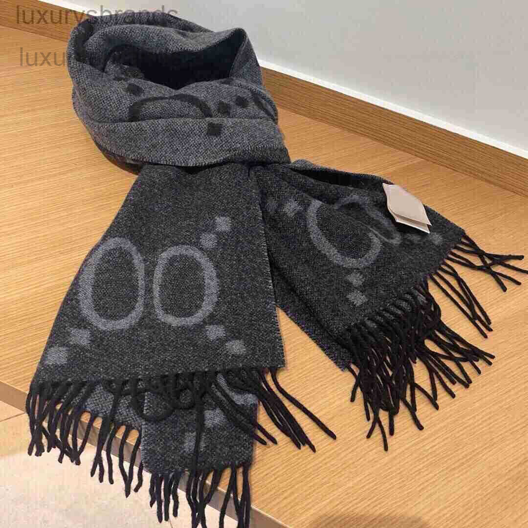 designer scarf Large letters scarfs jacquard weave cashmere autumn and winter women warm men comfortable touch senior fashion versatile