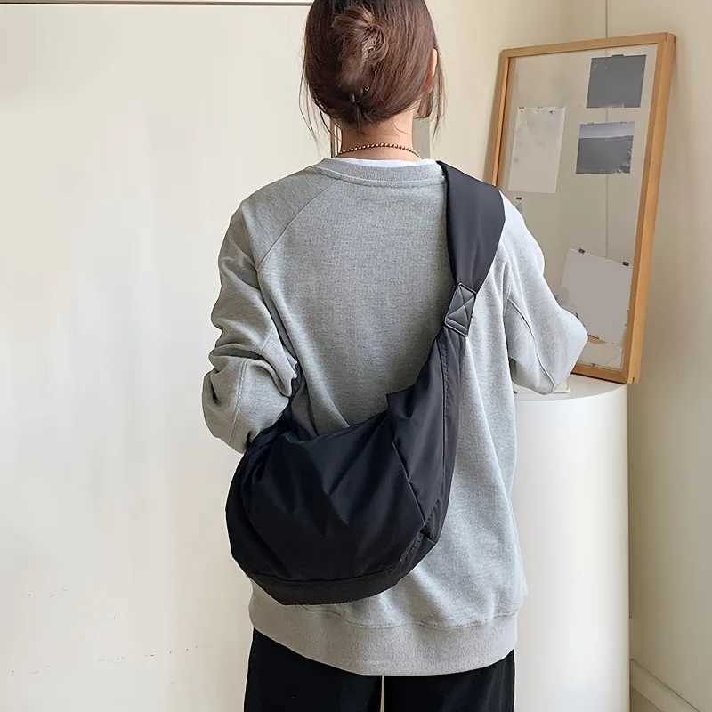 Shoulder Bags Minimalist Crescent Nylon Crossbody Bag Casual Hobo Sling Bag Lightweight Spacious Fold Dumpling Bags for Men Women Travel Daily H2610