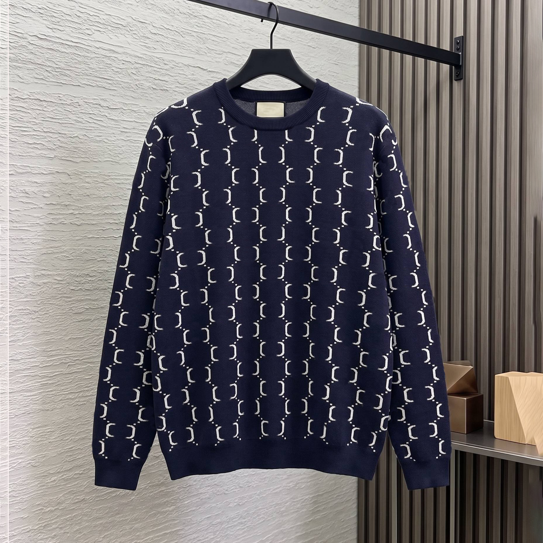 Designer brand high-quality men's sweater with full width printed jacquard round neck pullover for casual daily wear, long sleeved knit sweater