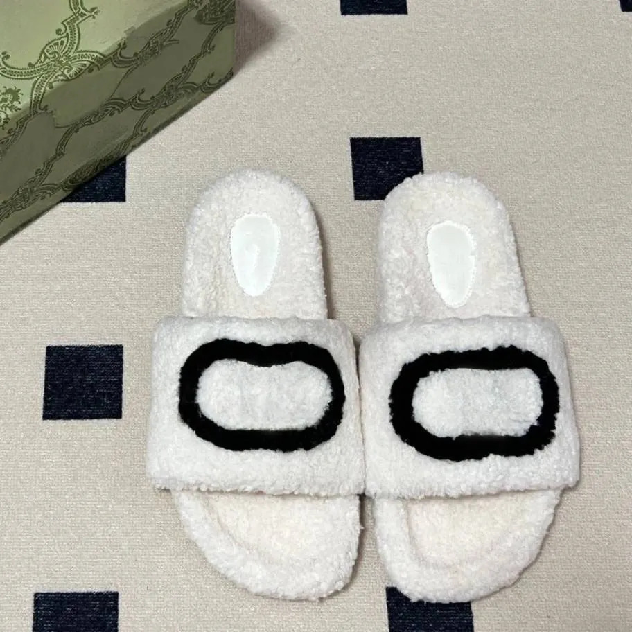 Designer Shoes Fur Slippers For Women Outdoor Wear Autumn And Winter New Style Lamb Fur Thick Sole One Word Slipper Casual Home SlippersCCC