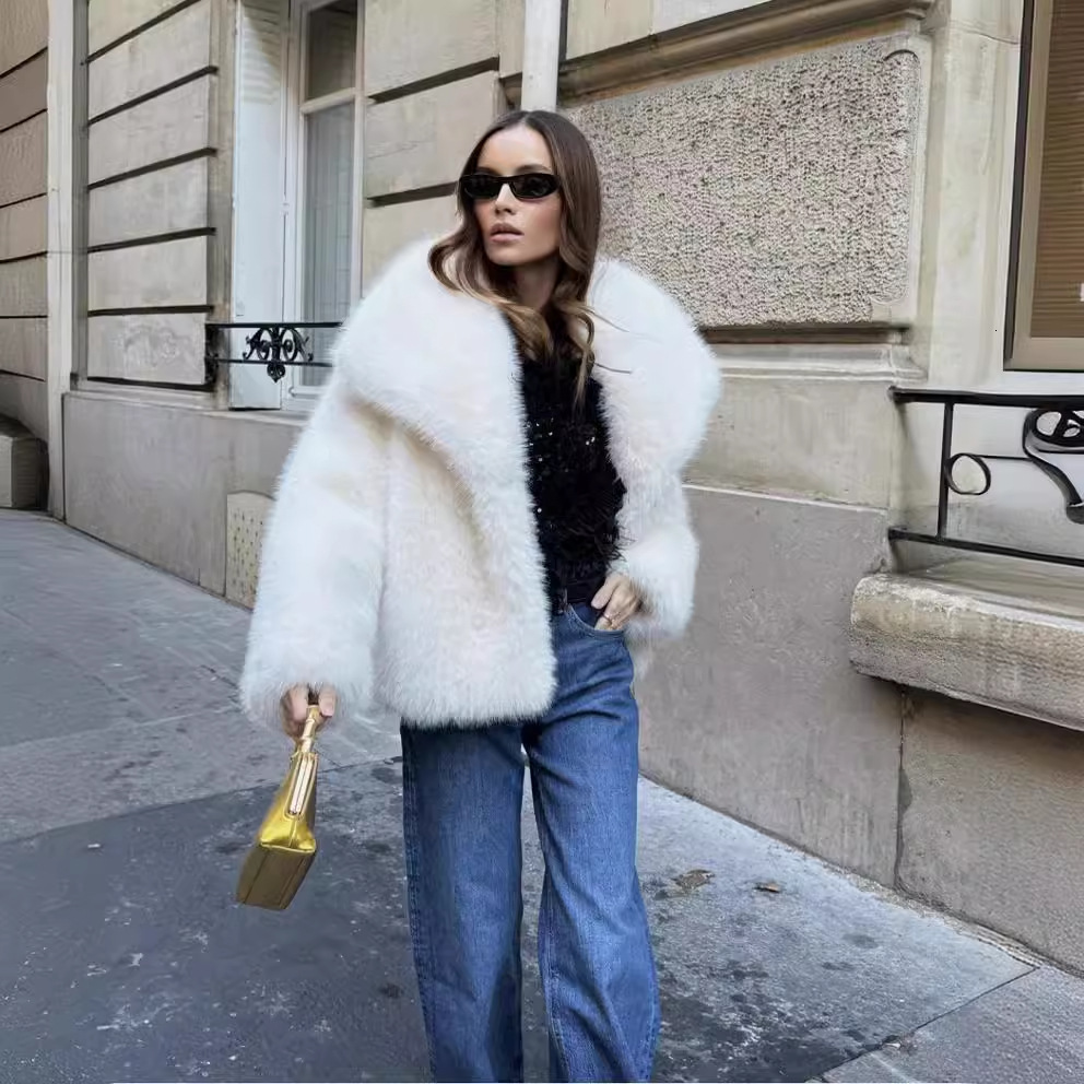 Big Fur Collar Warm Coat Faux Fur Jacket Fashionable Large Lapel Faux Coat For Women Elegant Socialite Long Sleeve Warm Overcoat Fur Top Wholesale