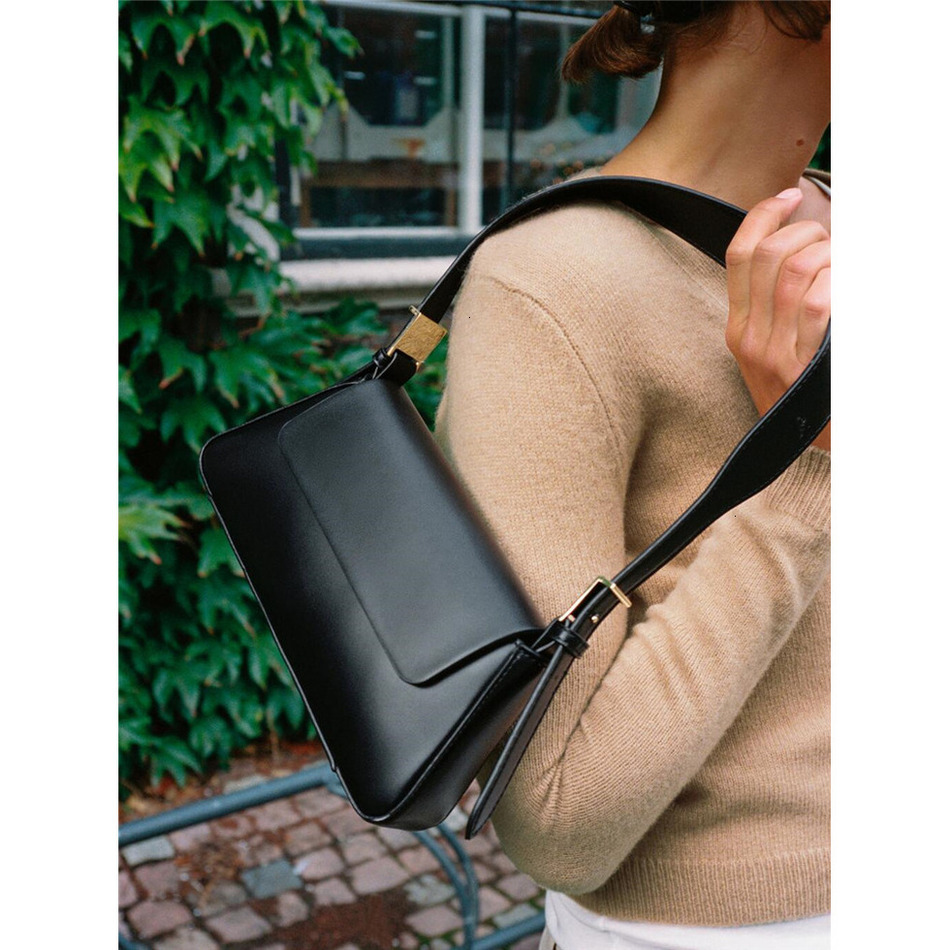 2026 New Women Leopard Print Tote Bag Large Capacity Commuter Shoulder Bag Versatile For Short Trip Stitching Detail Ladies Purse