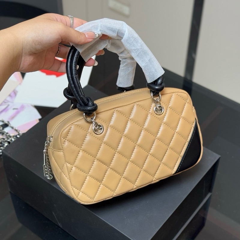 Handbag Designer Womens Black And White Contrasting Kangpeng Armpit Bag Retro Diamond Grid Shoulder Bag Fashionable Crossbody Camera Bag