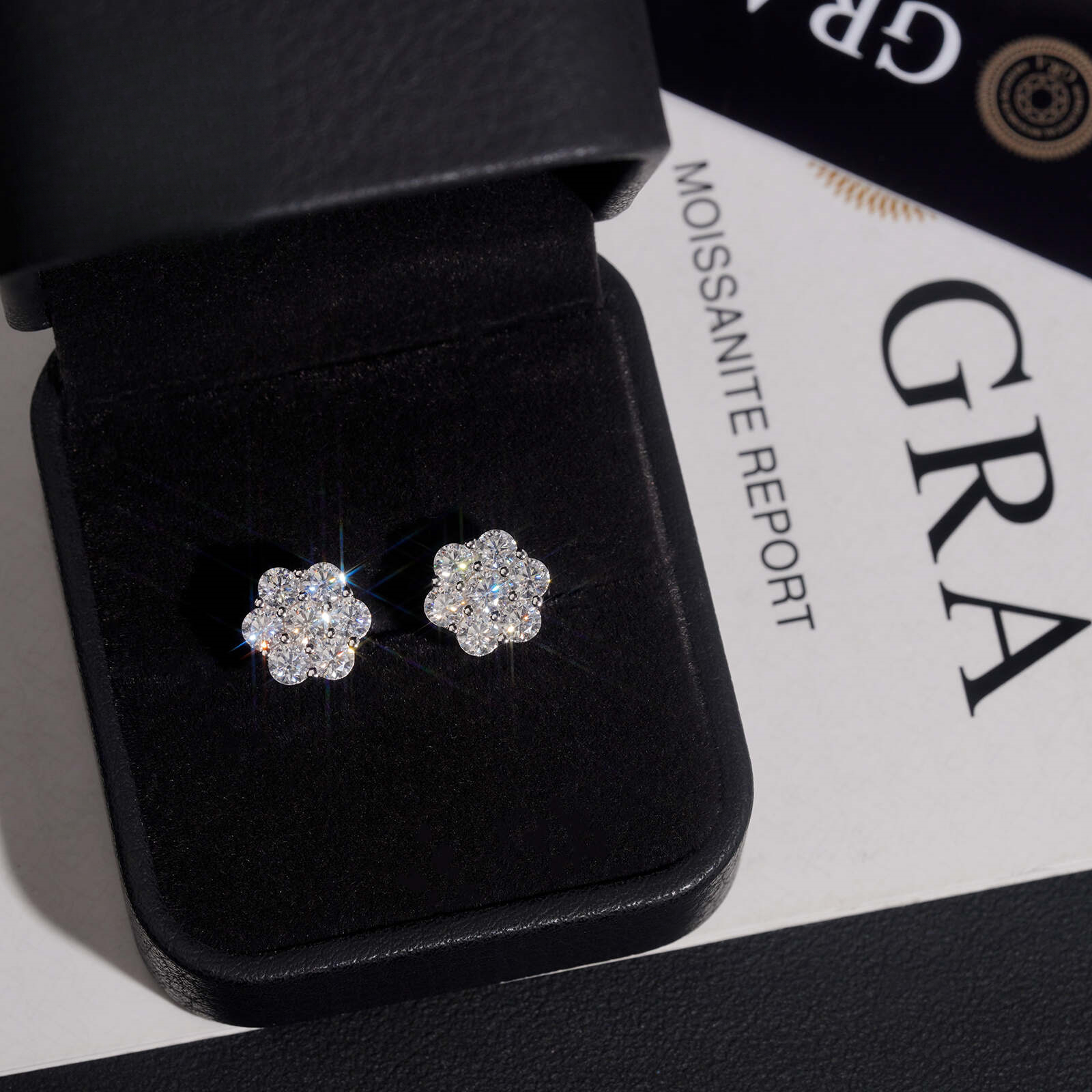 Hot-selling 10mm moissanite flower earrings on independent websites, S925 silver flower-shaped hip-hop earrings, supply