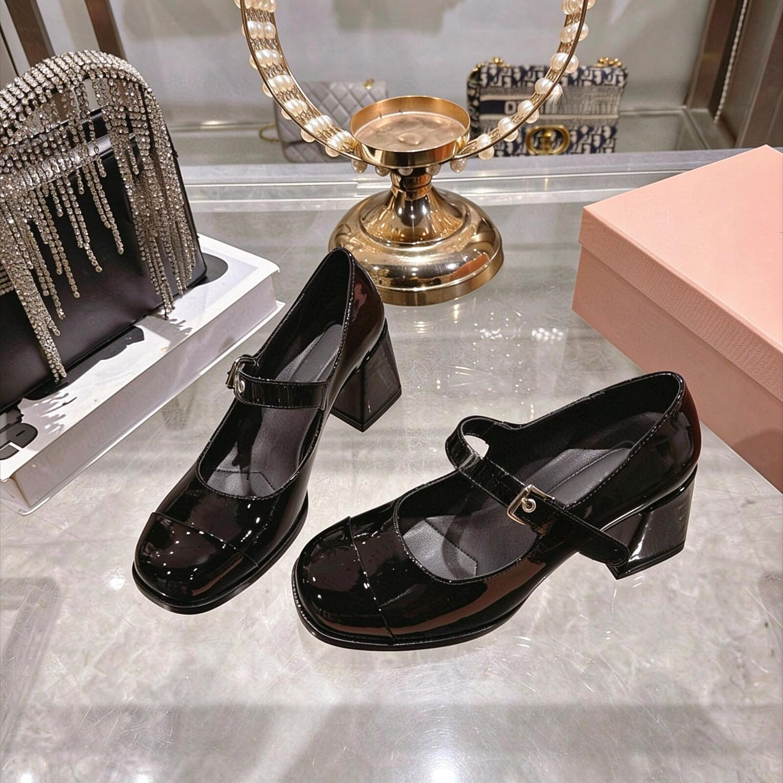 M Designer Shoes New Mary Jane Shoes Versatile Velcro Women's Shoes High Heels Small Leather Shoes Shallow Mouth Flat Shoes 35-41 Women's