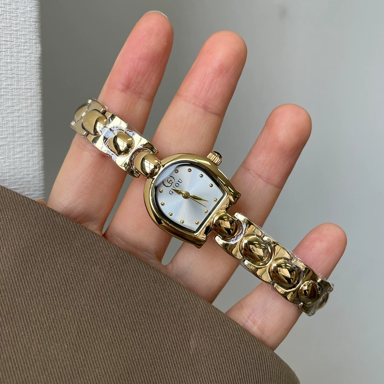 Designer exquisite ladies' watch GUOU new fashion stylish bracelet watch lightweight luxury design with unique elegant aesthetic women's q