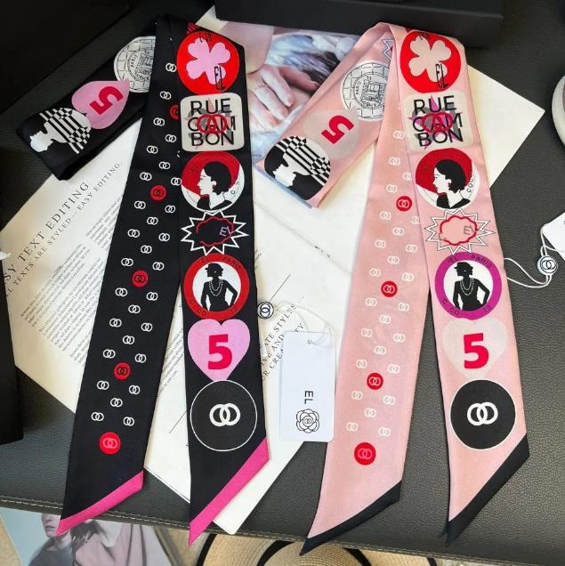 Fashion Designer Badge With Heart Shaped Letter Printed Thin Narrow Ribbon Exquisite New Double Sided Satin Scarf For Women Tied Bag Tied Hair Neck