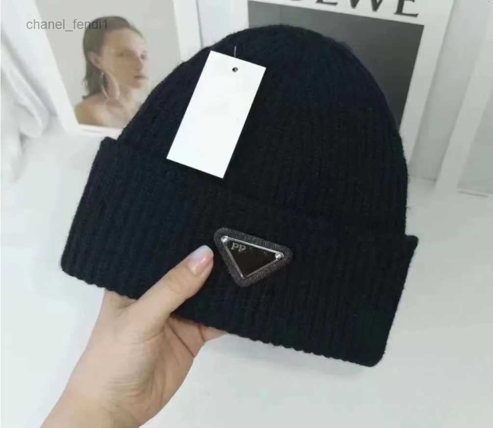 Winter knitted beanie designer outdoor womens Knitted hat craft cap classic bonnet travel skiing Jacquard Warm Outdoor Leisure Skull Caps High quali
