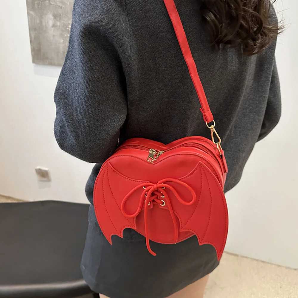 Cross Body Korean-style Ins fAshionable cute bag 2026 new style simple small square bag personalized batwing shoulder messenger bag H261016