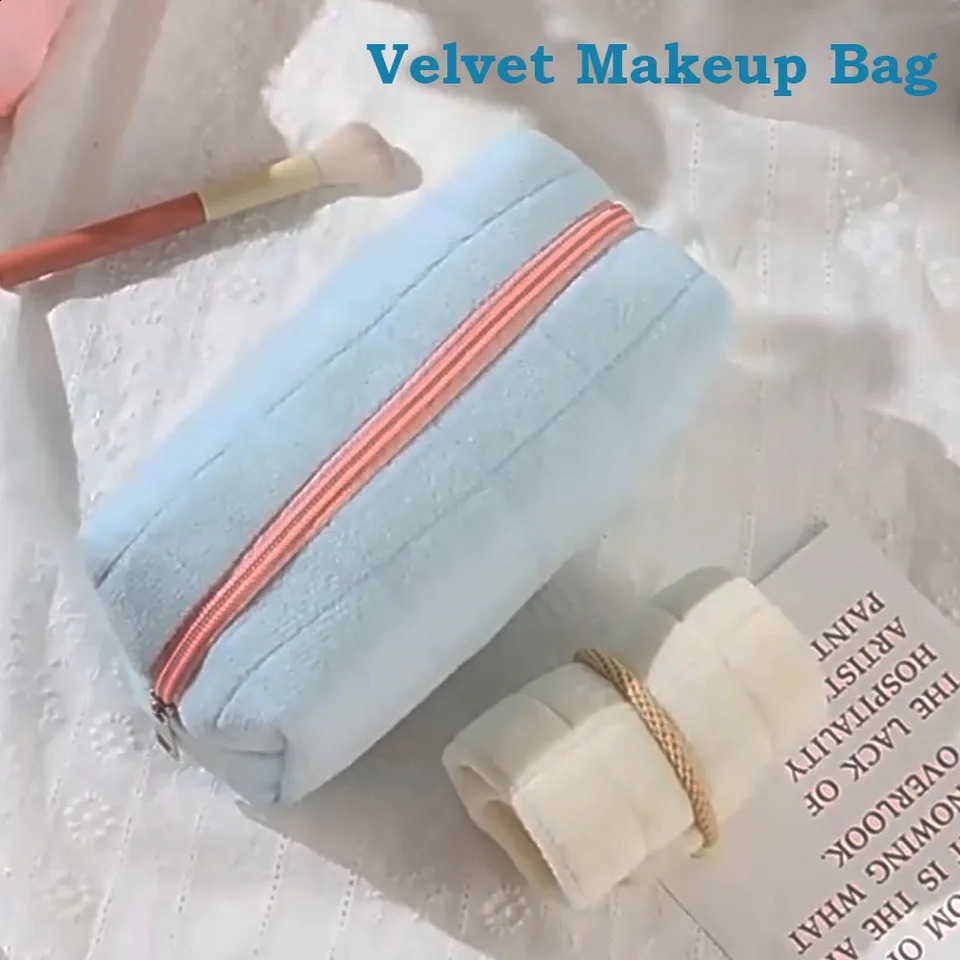 Classic n Makeup Bag Spacious Portable Cosmetic Large Capacity HighQuality For Daily Use Business Trips 261009