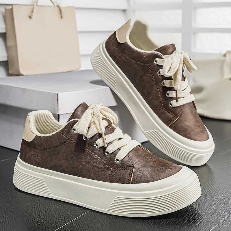 Casual Shoes 2026 Spring New Large Men's Thick Soled Height Increasing Board Shoes Hong Kong Style Casual Single Shoes Student Sports Shoes H26