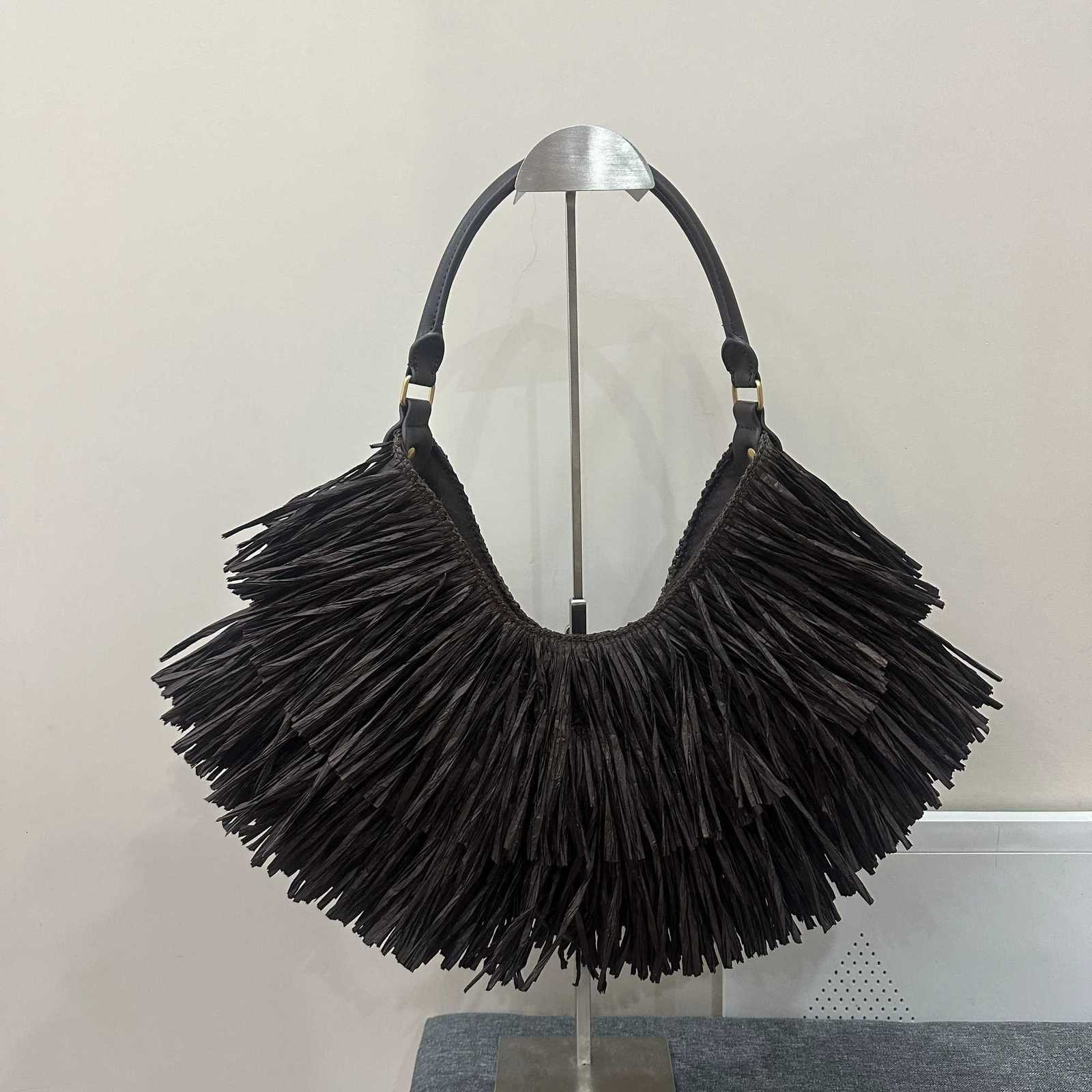 Evening Bags Bohemian Vintage Tassel Handbag Hand Woven Lightweight Breathable Large Capacity Tote Bag Short Handle Straw Beach Vacation Bag H261016