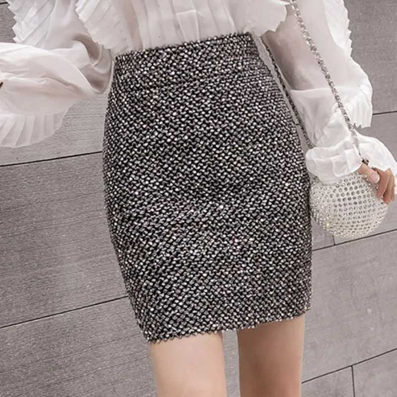 New Skirts Summer Ladies Spring Style High Waist Slimming and Shining Fashion Simplicity Trend Short Bag Elastic Waist A-line Skirt W261017