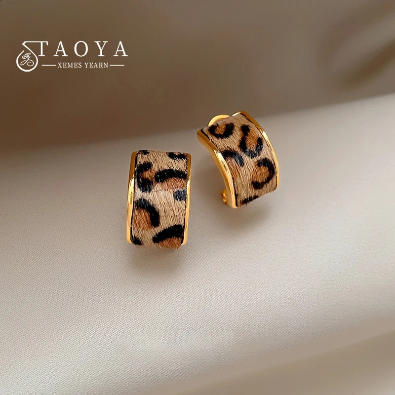 Light Leopard Print Metal C-shaped 2025 Women's Hanging Earrings Christmas Party Unusual Ear Accessories Trendy Jewelry261016