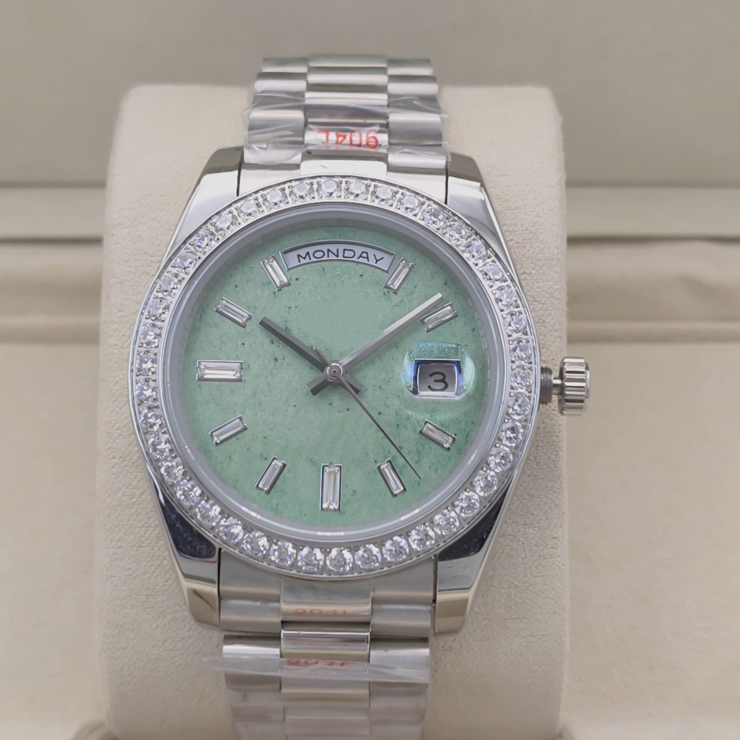 2026 New High Quality Watch Day Date: 2836-4 41MM Mint Green Dial Round Diamond bezel Sapphire Dial Waterproof Silver Men's Watch