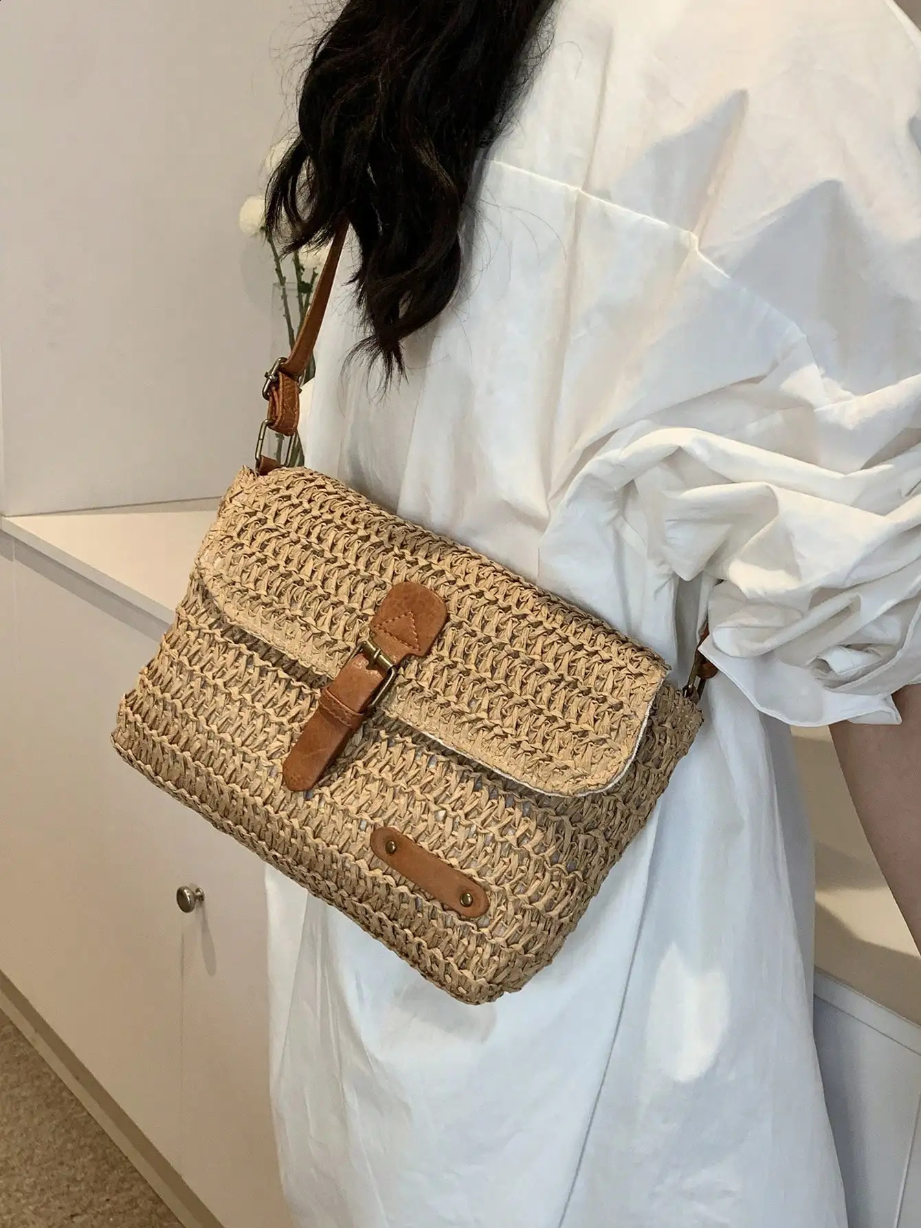 Fashionable Straw Woven Women's Bag Trendy Vacation Casual Shoulder Crossbody Versatile and Stylish 261017