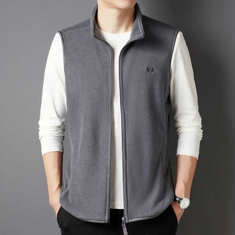 Vests Men's Casual and Men's Fashionable Fleece Embroidered Vest with Plush JacketW261017