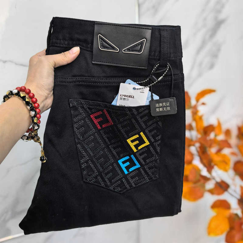 designer Men's Jeans Small Eye Embroidery High-End European men Jeans Slim Straight Stretch Black Washed Casual men Long Pants VEMO