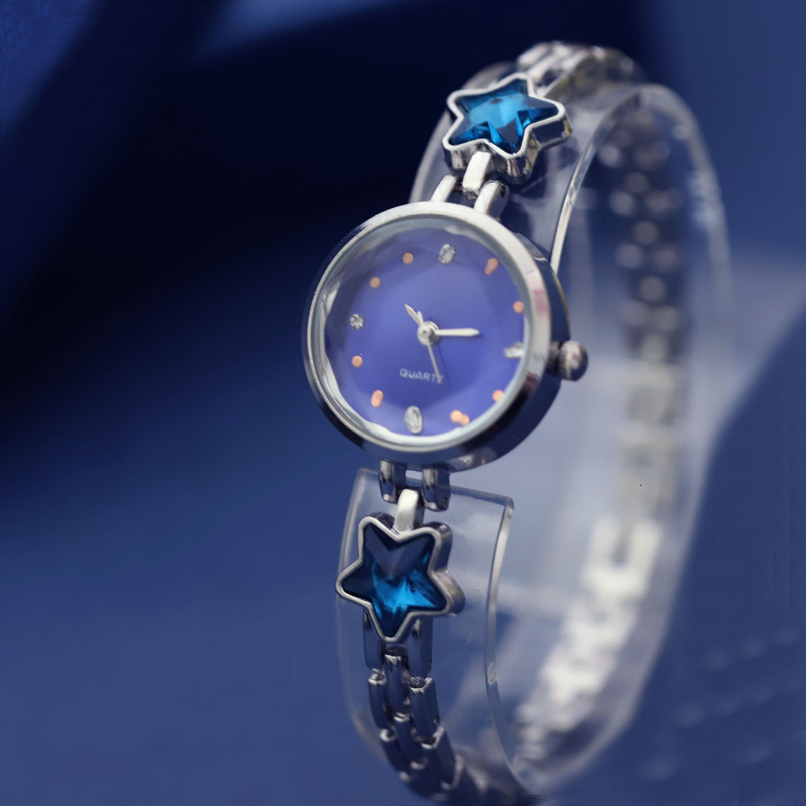 New High-Appearance {Sea Blue quartz Heart} Bracelet For Women, Quartz Student Electronic Watch, Non-Mechanical Small Dial ljh321