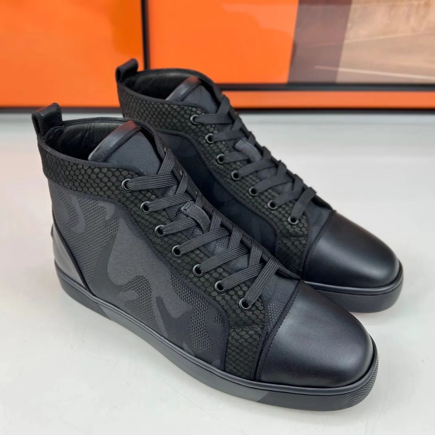 Luxury Men's High Top Black Camo Mesh Leather Lace Up Loafers Camuflaje Red Bottom Casual Skate Trainers Club Walking Boat Shoes