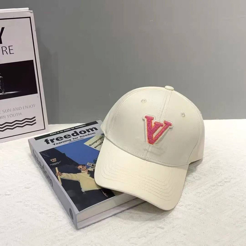 Ball Cap Hat duckbill Women Outfit Beach Perfect Funny Luxury Designer Embroidered Baseball Male And Female Duckbill Caps Classic Casual Sun Shading