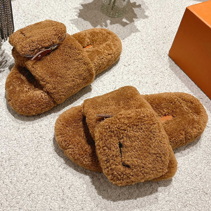 Womens Mules Luxury Designer Wool One Word Slippers Flip Cover Leather Label Buckle Fluffy Plush Thick Bottom Autumn Winter Outerwear Cotton Drag Co