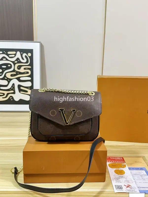 Designer Shoulder Bag Women Chain Bag Luxury Passy Messenger Bags with Letters and Flowers Fashion Crossbody Bag Cow Leather Purses Lockme Series Ba