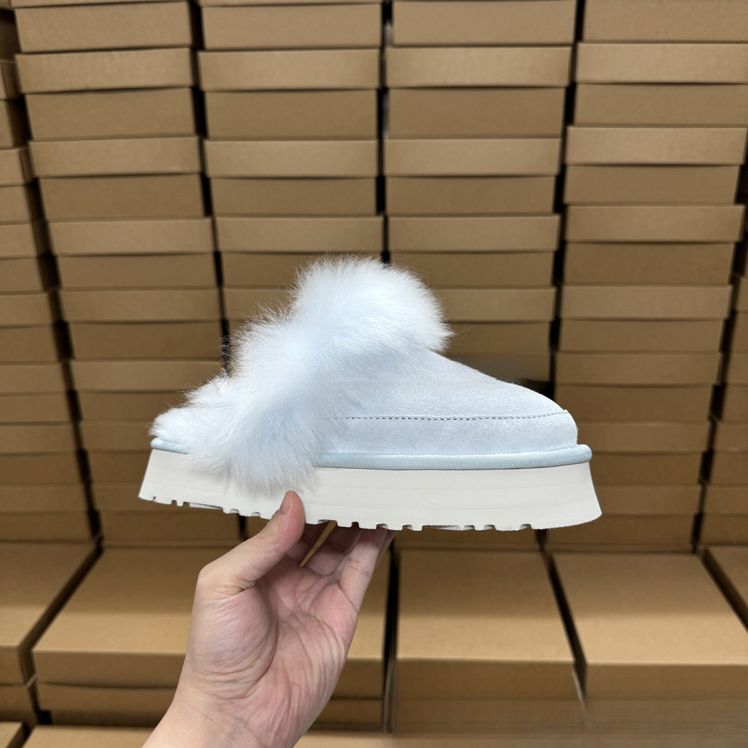 Designer's new thick soled long haired snow boots for women, casual and warm cotton shoes with toe caps, fashionable and casual shoes in sizes