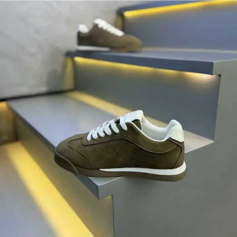 Casual Shoes Men Olive Green Suede Casual Sneakers Style White Lace Up Flat Sole Comfortable Walking Shoes Daily Street Footwear H261016