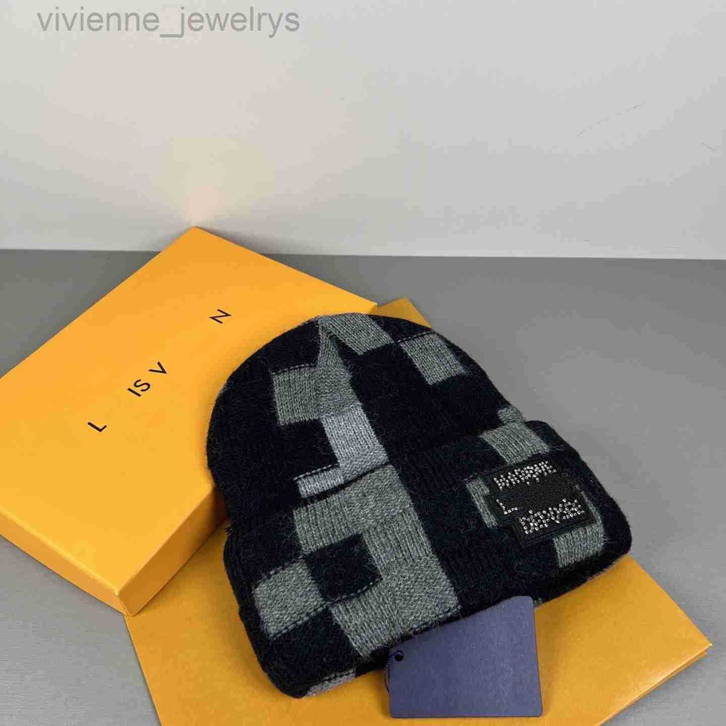 Luxury Premium Materials designer beanie Checkered Pattern women and man Warmth hat exquisite Hat trend autumn winter wool Elegance versatile temper