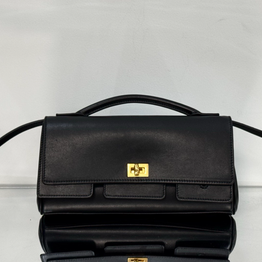 Structured Flap Satchel Bag Smooth Leather Turn Lock Top Handle Detachable Strap Elegant Daily Commute Top-Tier Designer Bag