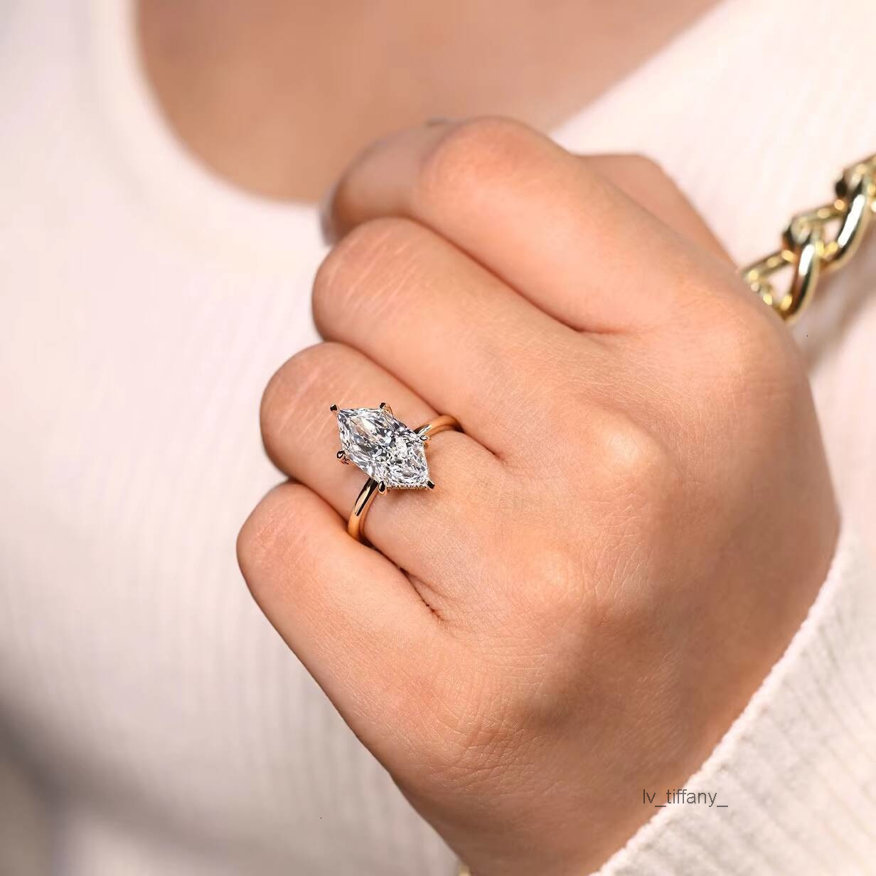 Luxurious 14K 18K Solid Gold Marquise Cut 2CT Diamond Ring Women 6 Prong Moissanite Engagement Band