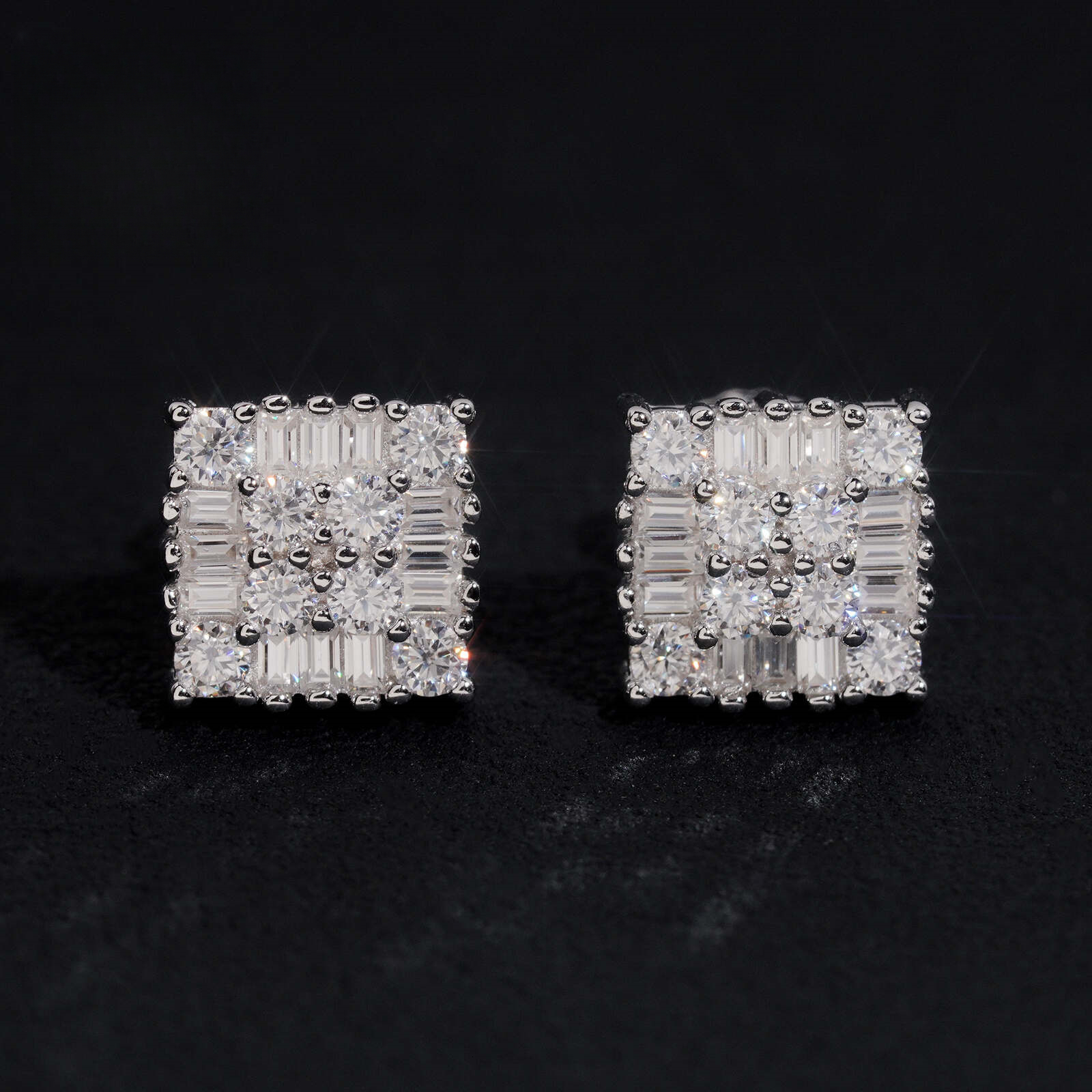 Drill Hair Factory's new S925 silver square emerald VVS moissanite earrings, hip-hop earrings in stock